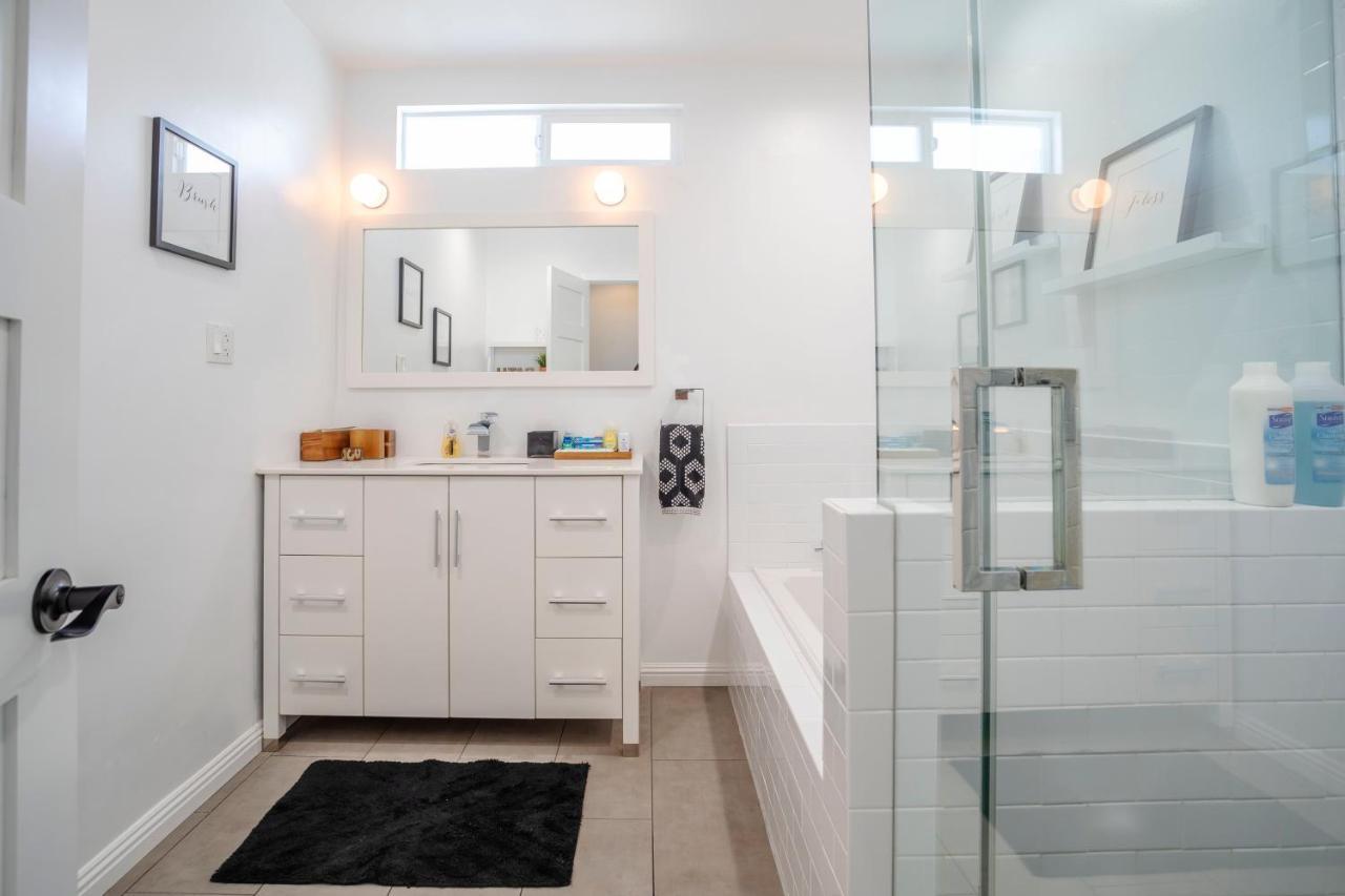 Enchanting Sherman Oaks With Pool Permit #hsr Two One Zero Zero 2605 Vakantiehuis